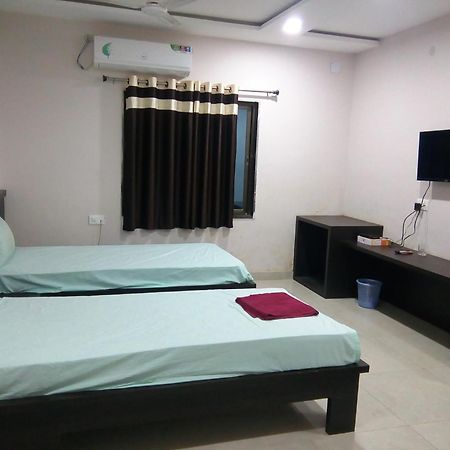 Hotel Indraprasth Balangir Buitenkant foto