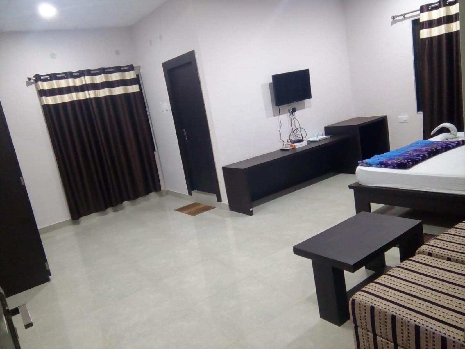 Hotel Indraprasth Balangir Buitenkant foto