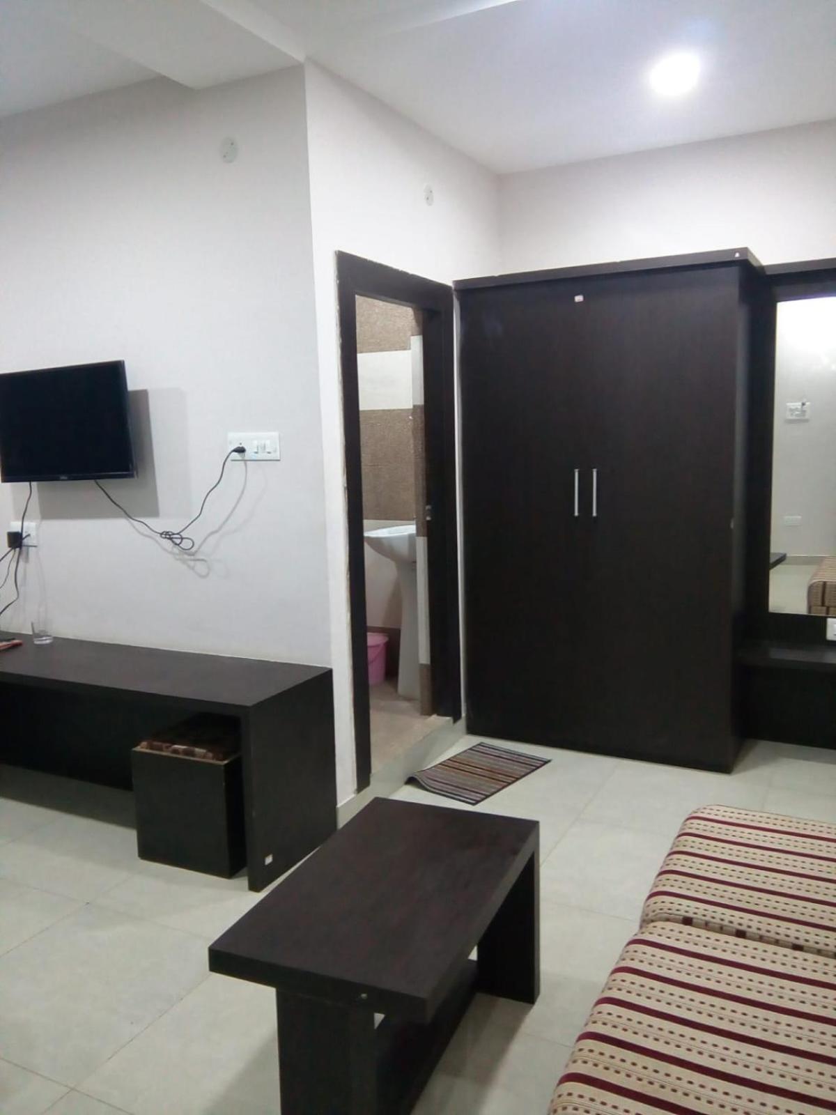 Hotel Indraprasth Balangir Buitenkant foto