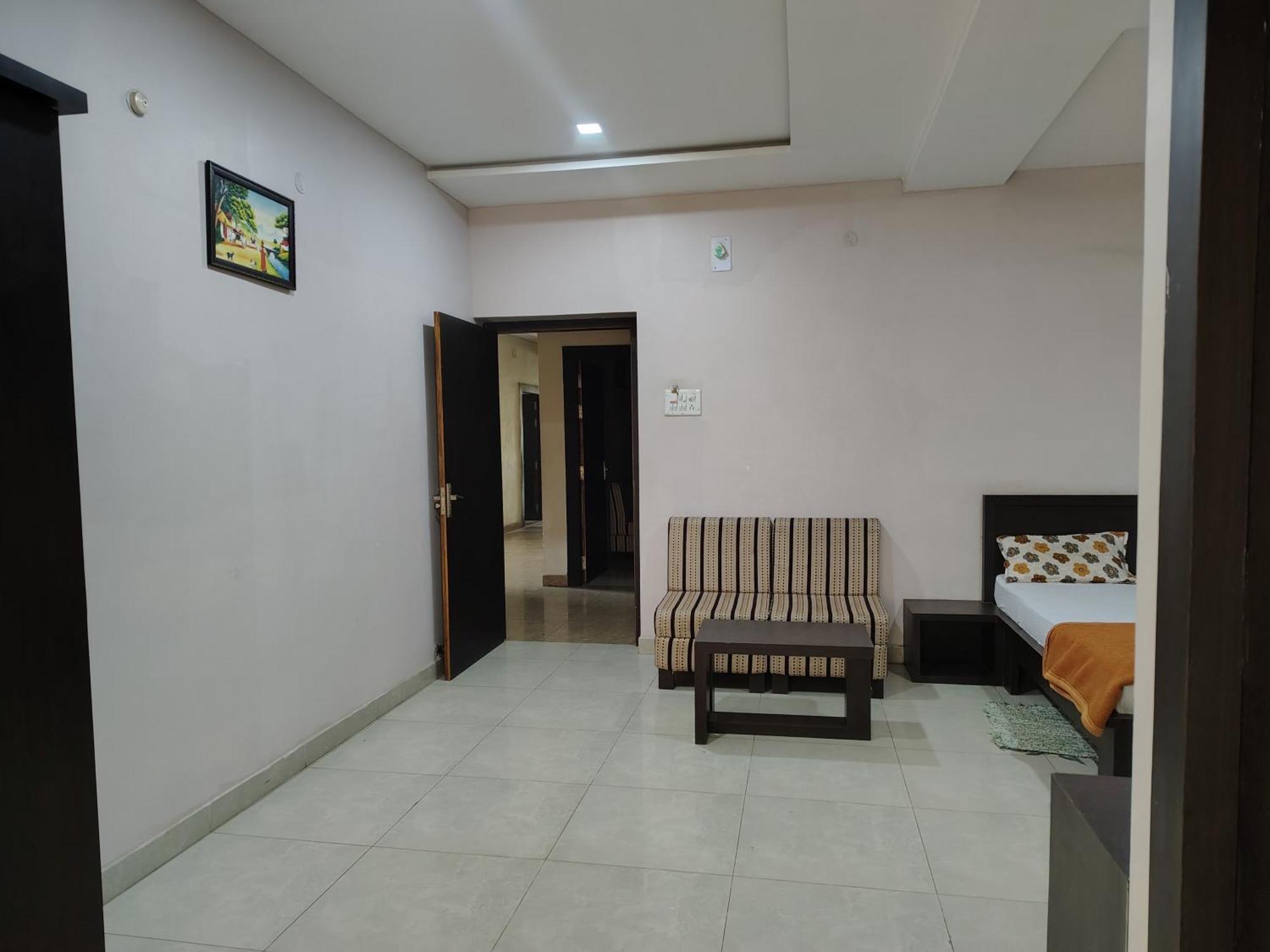 Hotel Indraprasth Balangir Buitenkant foto
